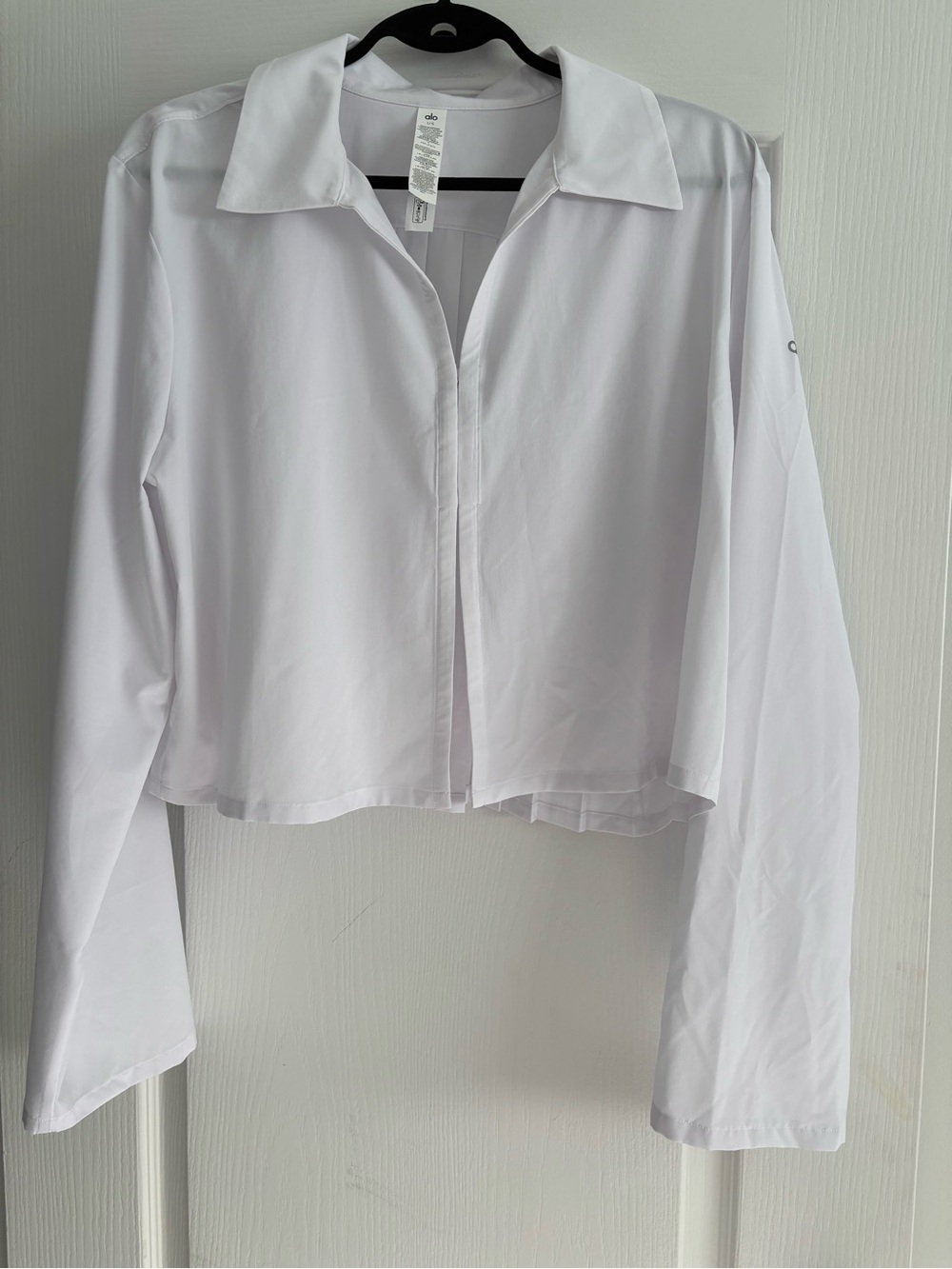Alo Cropped Take Me Out Button Up - L White
